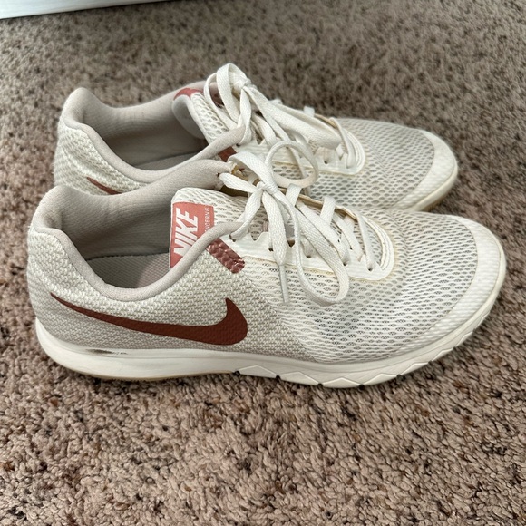 Nike white and rose gold sneakers - Picture 2 of 5